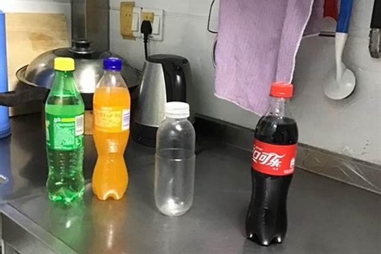 一瓶500毫升的肥宅快乐水卖几块钱？