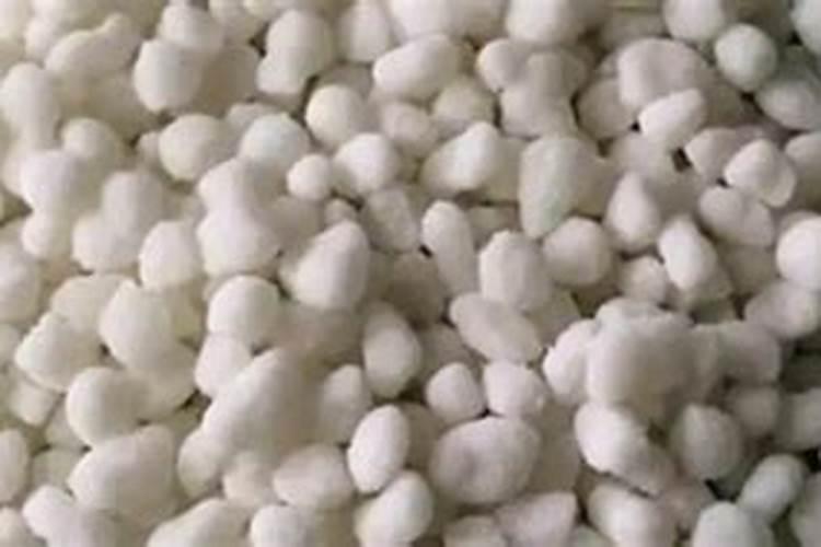 硫酸铵烧根吗,用于山东6月底桃园追肥？