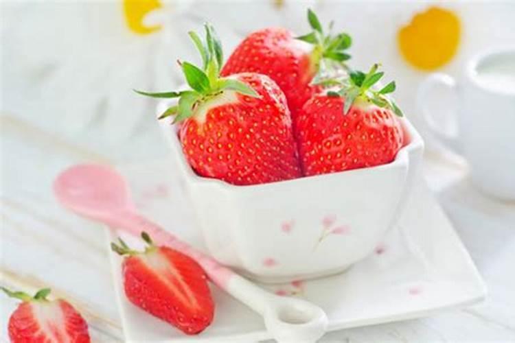 草莓用什么肥料最好可增产