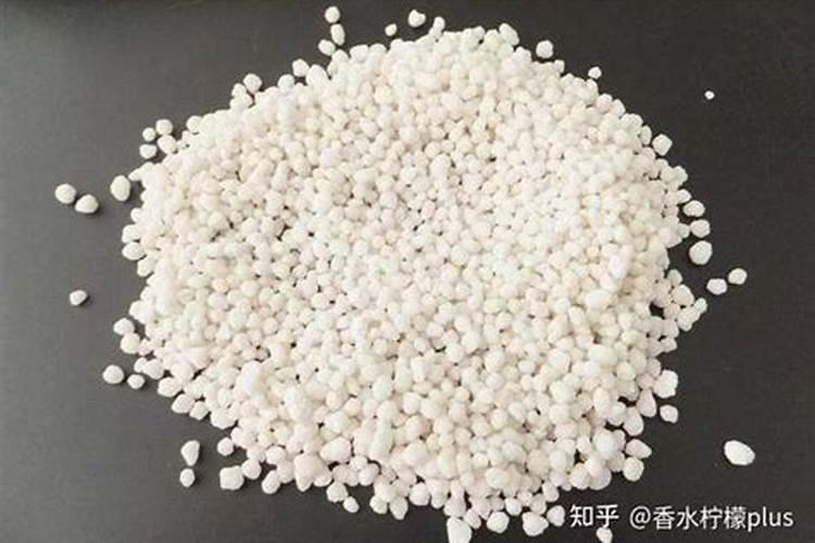3克尿素要多少水浇花