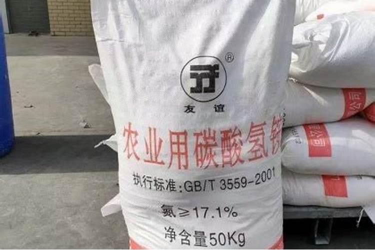 草坪施肥一亩地施多少