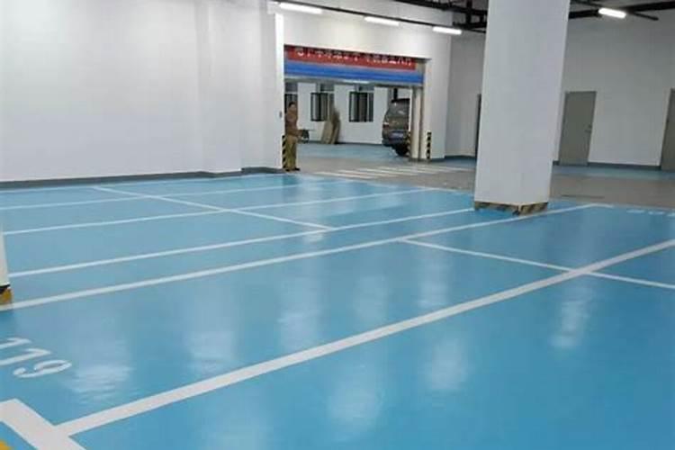 生石灰消毒干撒好还是化水泼