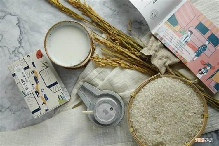 花的叶子用什么擦能亮呢？
