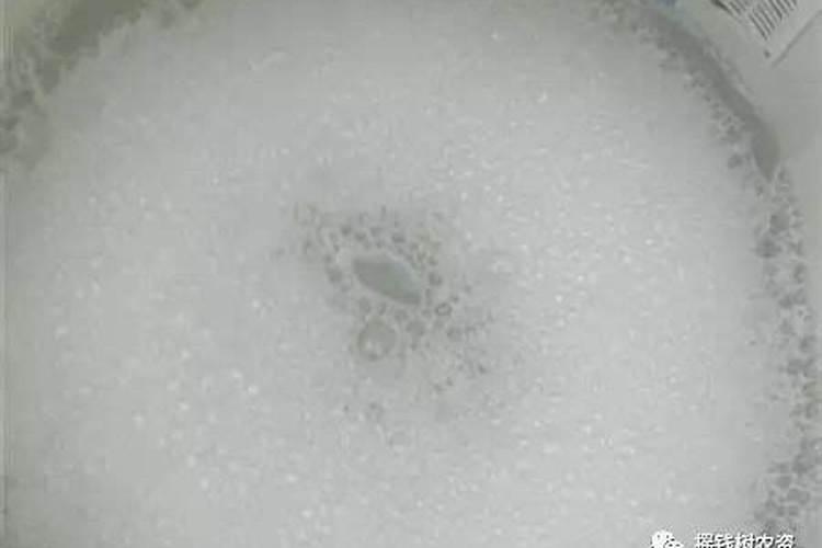 洗衣粉和尿素能和杀虫剂和杀菌剂一起使吗？