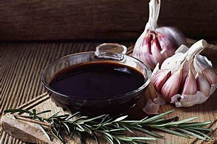 如何用白醋简单地去掉植物黄叶？