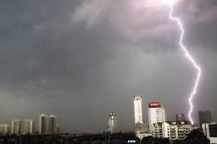 雷电的利与弊