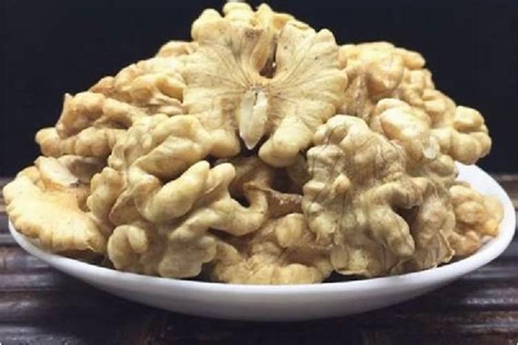 核桃仁能直接放花盆做花肥吗