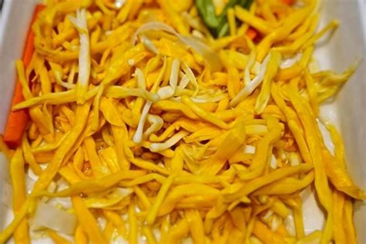 黄花菜开花期想要施肥,应该怎么施肥呢？