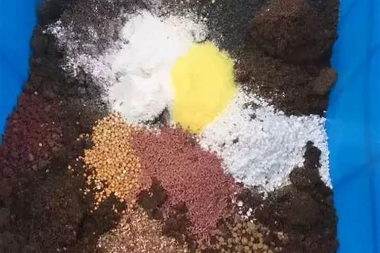 西瓜可以用芸苔素加磷酸二氢钾加多菌灵一起使用能吗？