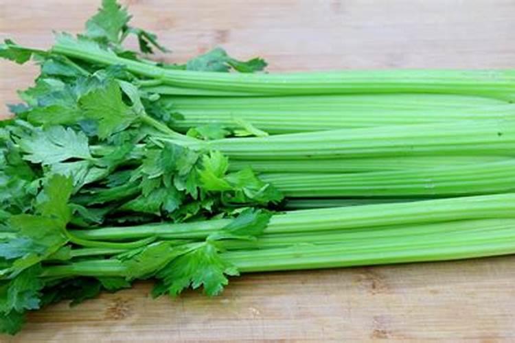 种芹菜怎么用肥才长得快 种芹菜如何用肥才长得快