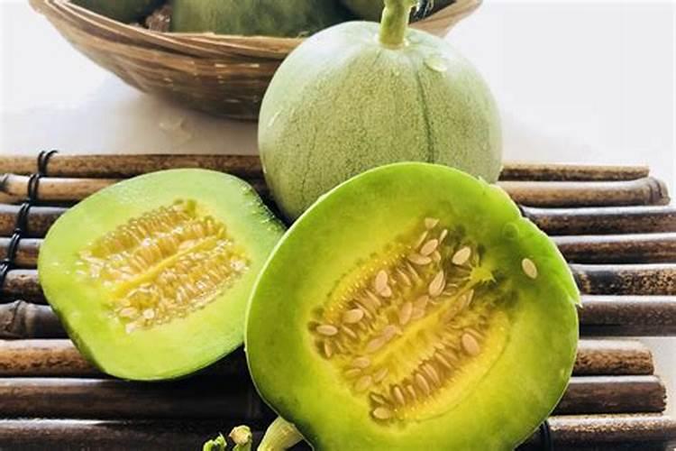 香瓜母指头大时就裂果是什么原因引起的？