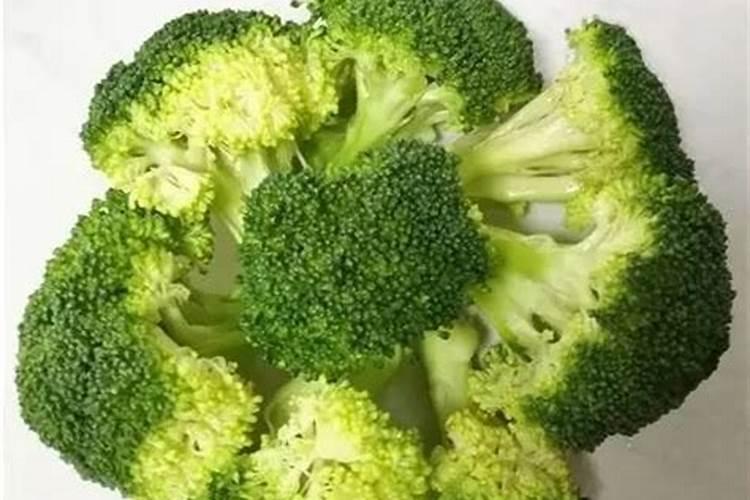 西兰花,两天前打过草药