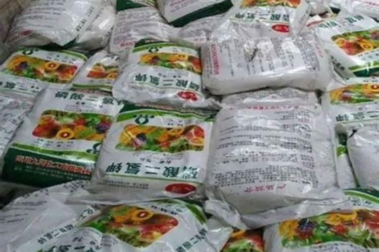 磷酸二氢钾能和叶面肥一起使用吗