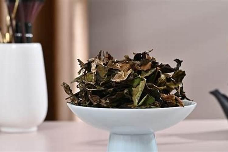 给白茶施肥应选哪种肥料？