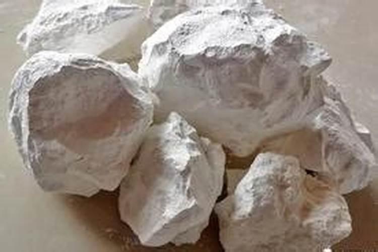 什么肥料和熟石灰产生刺激性气味