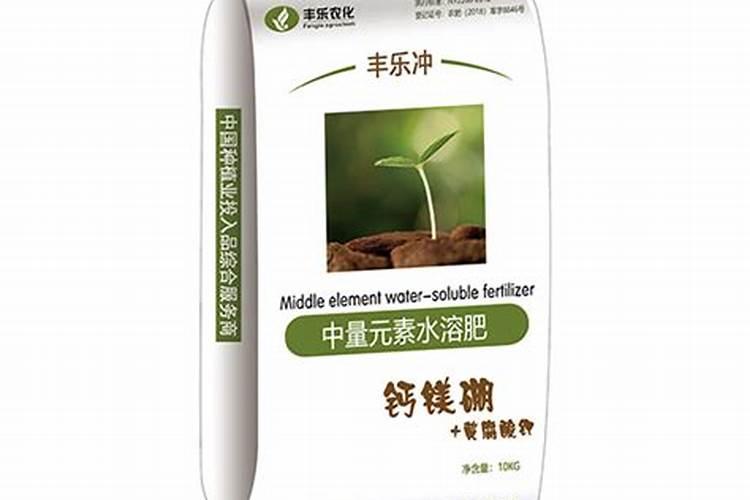 请问各位专家,葡萄釆收完,施什么肥好。一亩地用多少。