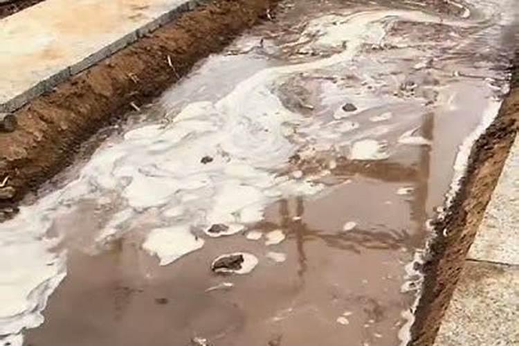 复合肥撒地里几天没下雨能失效吗,复合肥料怎么使用