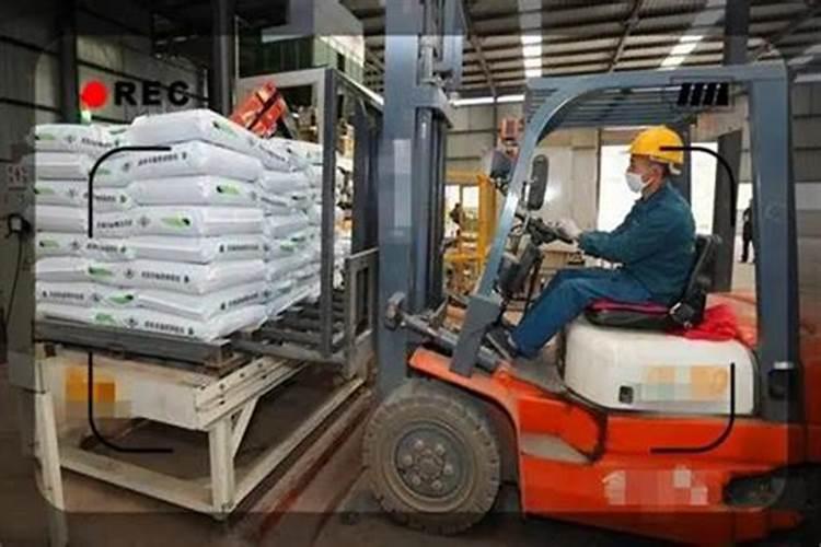 我想开个年产能力5万吨化肥厂大概要投资多少钱？