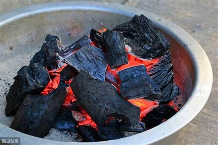烧烤灰能做花肥吗 烧烤炭灰可以当肥料吗