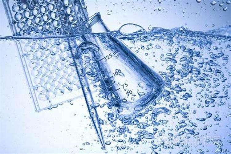 无机营养型叶面肥料的主要养分的配比是多少？