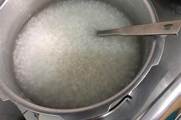 发酵的洗米水浇花会长虫吗 淘米水如何浇花不生虫