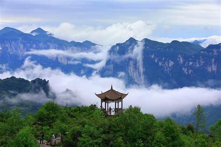 大量元素水溶肥可以和复合肥一起冲吗