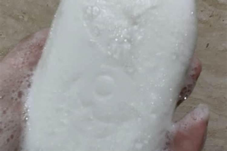 纯胶原蛋白是不是有鱼腥味,很臭吗,鱼鳞的,鱼皮的,还有猪皮的,真的有...