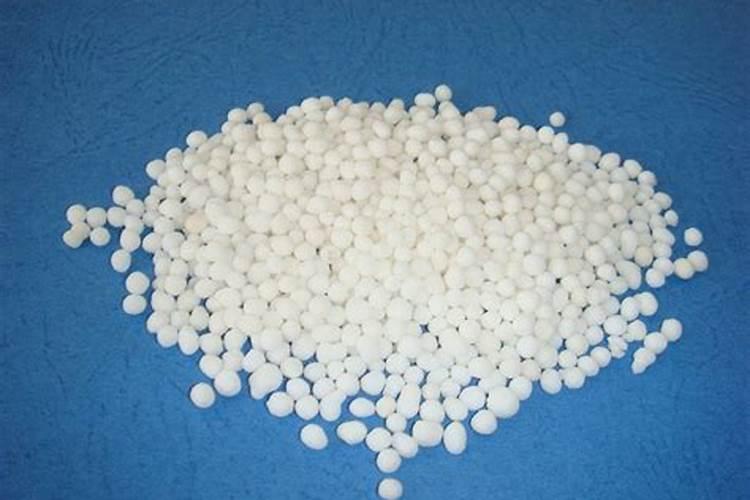 钙肥能与大量元素水溶肥同时冲施吗