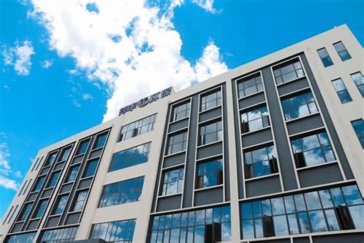 用什么叶面肥可以使荔枝熟得颜色好
