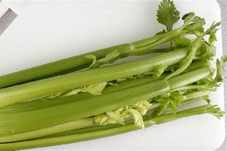 芹菜喜欢什么肥料