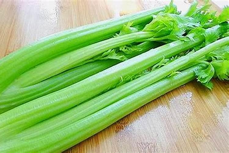 种芹菜怎么用肥才长得快 种芹菜如何用肥才长得快