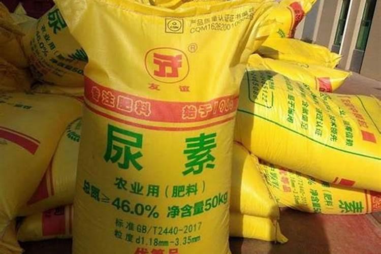 水产养殖中施磷肥与尿素各多少斤？