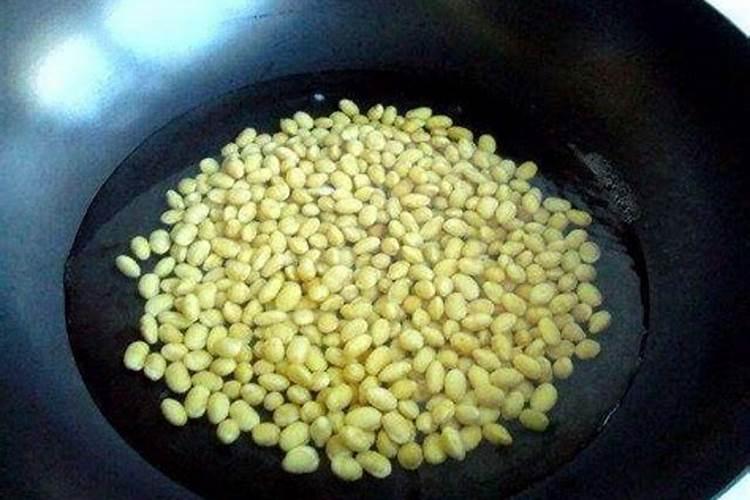 如何用黄豆自制花肥？