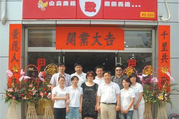 种植草莓怎么管理？用什么来做底肥？该如何提高产量？