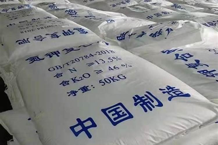 八月份能撒施含硝态氮的钾肥吗？