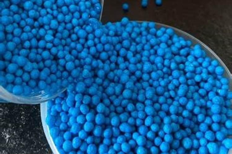 复合肥施肥后要浇水吗