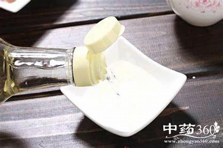 水溶肥料能和白醋一起汇水浇花吗