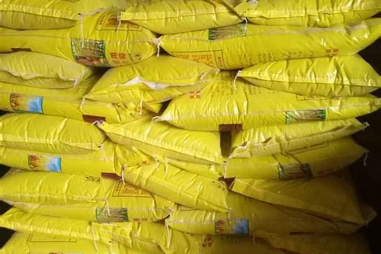 玉米再成熟期脱肥喷什么好？