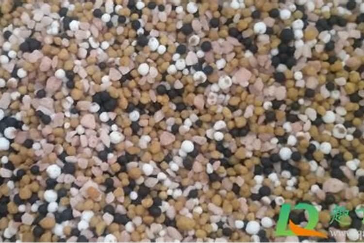 复合肥和磷肥一起加水溶解吗？对肥效有影响吗？