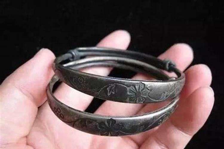 化学肥料把银镯子烧黑了怎么办？