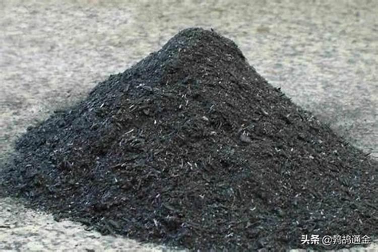 草木灰是农村广泛使用的农家钾肥,它的水溶液呈碱性,下列化肥中能与它...