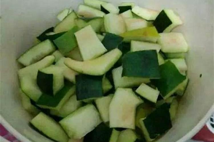 西瓜皮埋土里能当肥料吗