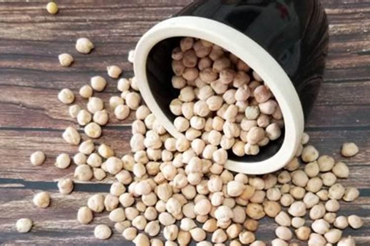 草莓膨果期用什么冲施肥好