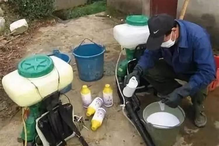 流体硼能和液体氮肥混在一起喷施玉米吗？