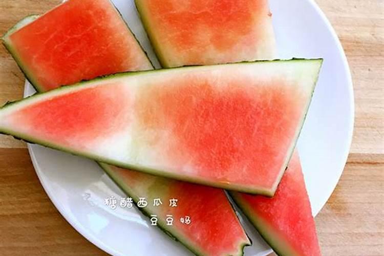 西瓜皮别扔,拿来沤肥,好用不花钱!