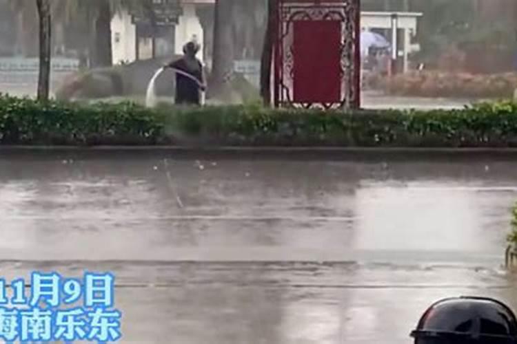 阴雨天施肥可以吗