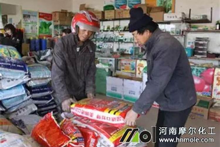 一盆花放了20粒复合肥会怎样 花盆里复合肥放多了怎么补救
