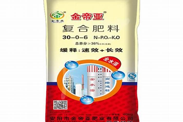 尿素放在水里溶化后水会变得很凉为什么？