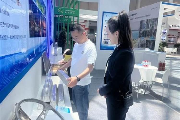 罗汉松施什么肥好,罗汉松施饼肥、粪肥最好
