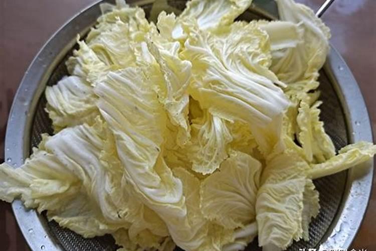 都说现在的蔬菜水果有农药残留,怎么清洗比较好？